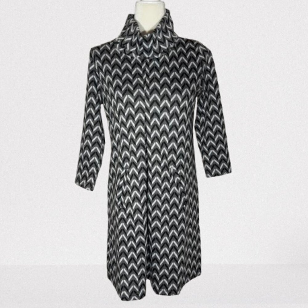 Top It Off Women's Turtle Neck Geometric Black Gray White Dress - Small